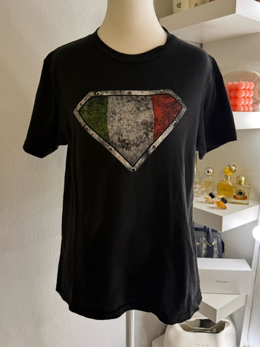 Black Short-Sleeve Graphic Tee with Italian Shield Motif